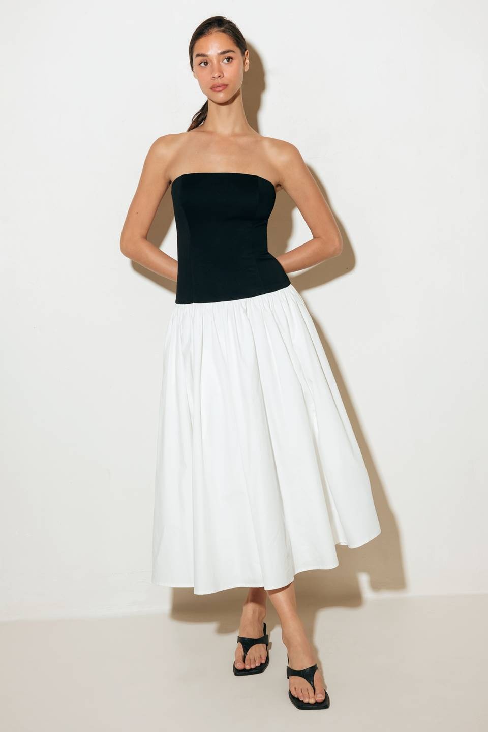 Strapless Fit & Flare Midi Dress Black/White / Medium Strapless Fit & Flare Midi Dress Black/White / Medium