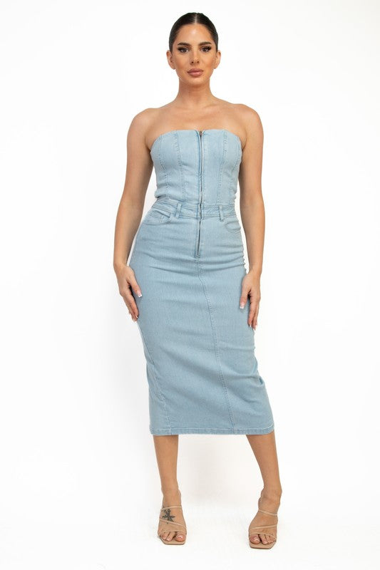 Smocked Back Zip Up Strapless Denim Dress Lt Denim / Medium Smocked Back Zip Up Strapless Denim Dress Lt Denim / Medium