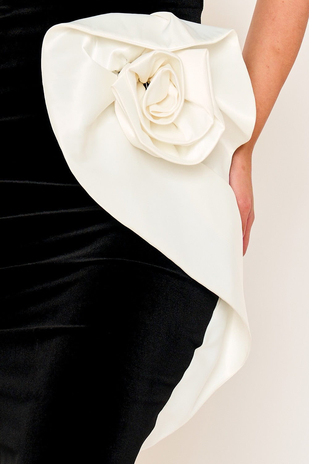 Velvet Two Tone Contrast Flower Sleeveless Midi Dress