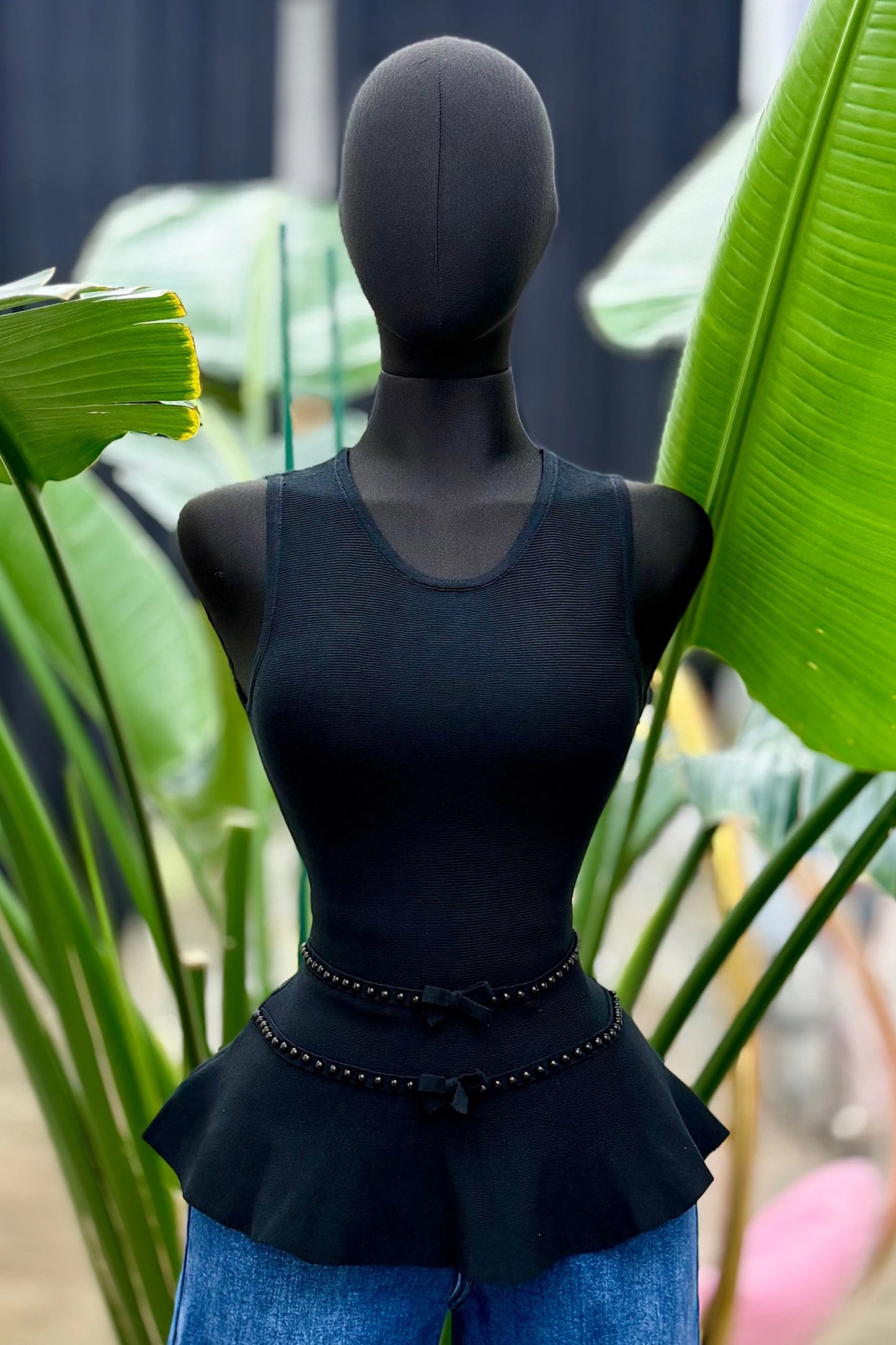 knit pearls/bow peplum sleeveless top