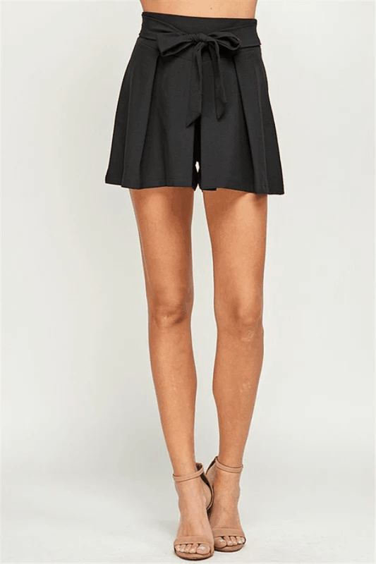 Shorts w/ Tucked Pleats Front Details