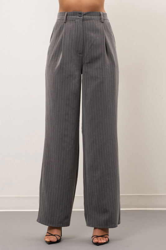 pantalones anchos con cintura alta y raya diplomática