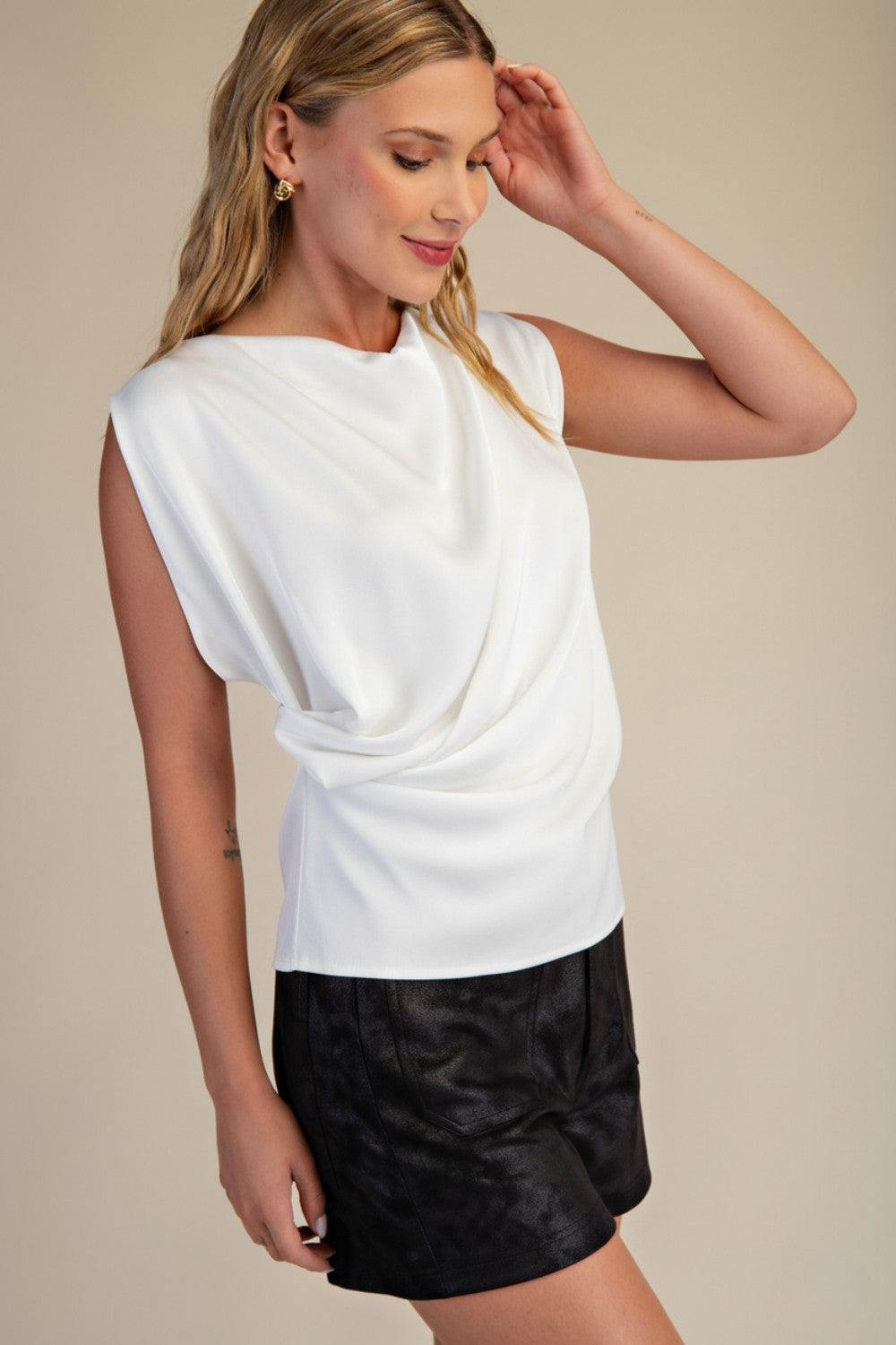 Drappy Neck Side Gathering Detail Top