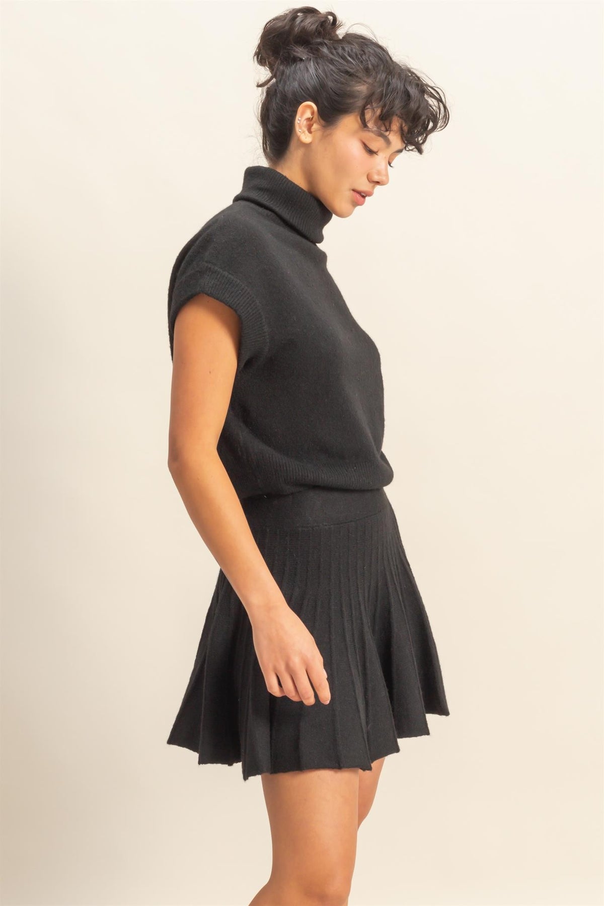 2pc set-Sweater Turtleneck Crop Top & Pleated Skirt