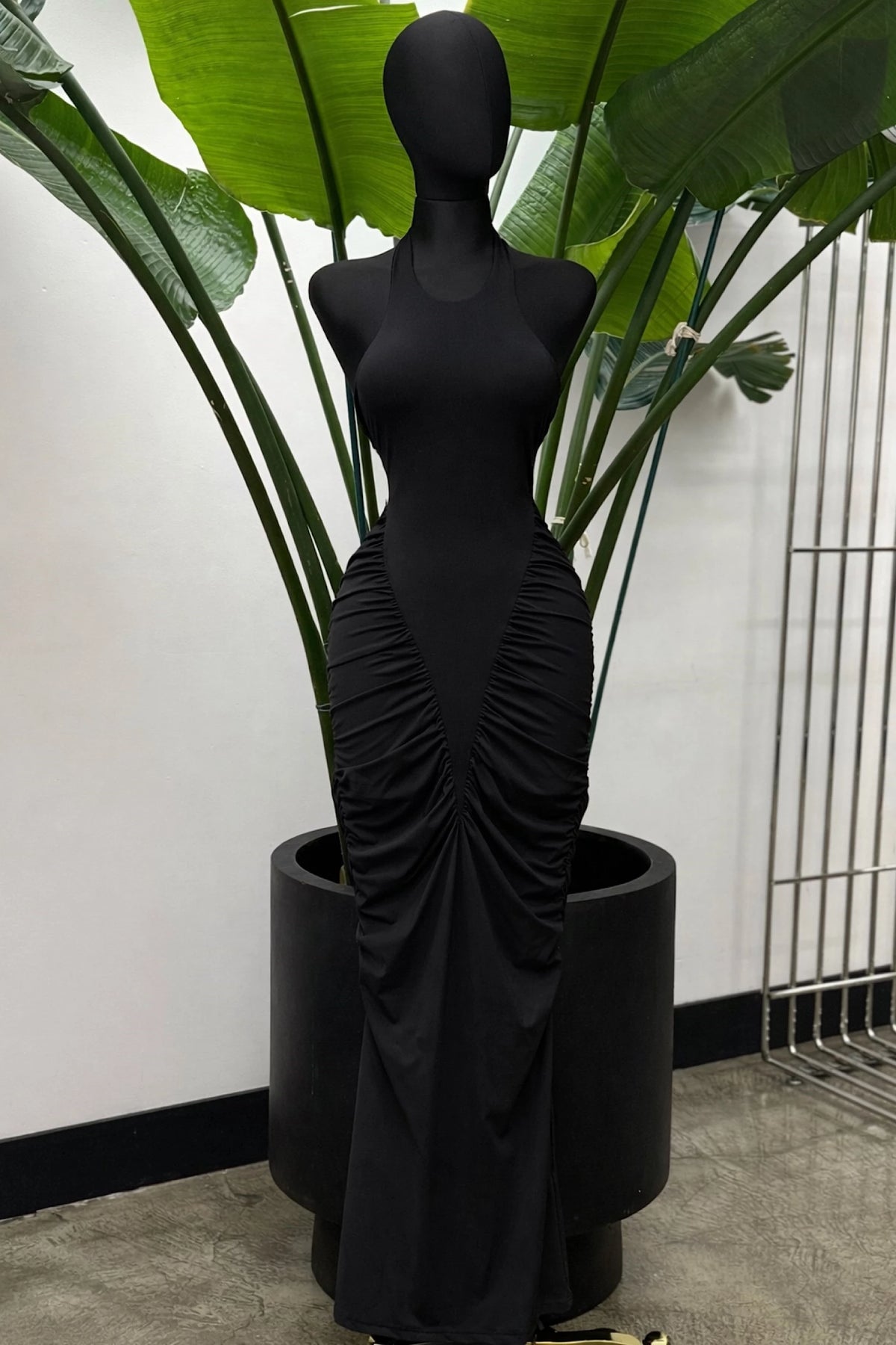 halter ruched maxi dress side Black / Small COLOUR_PURPLE Color:BLUE FLORAL Bodycon Sleeve Length Midi Dress Black Dress