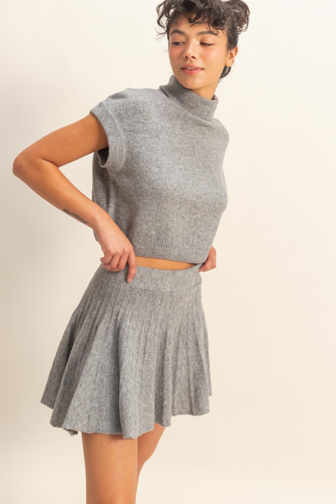 2pc set- short sleeve turtleneck sweater & flare skirt