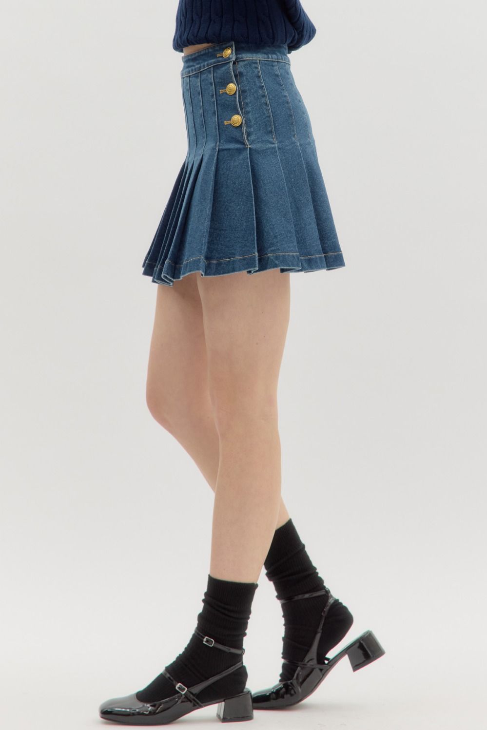gold button pleated denim skirt
