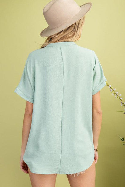 PLUS v-neck short sleeve woven top - alomfejto
