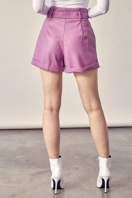 high waist belted faux leather shorts - alomfejto