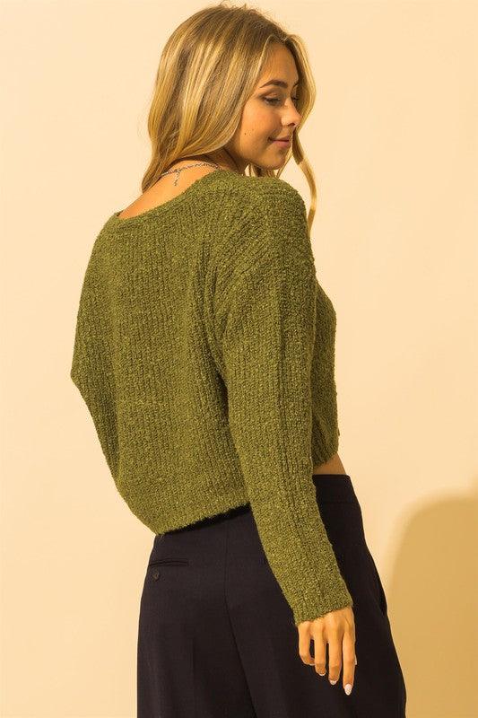 v-neck drop shoulder cropped knit sweater - alomfejto